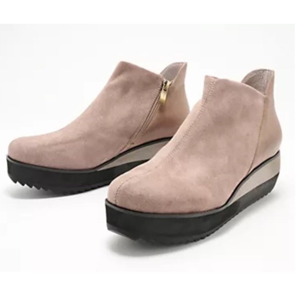 Antelope Women's Ankle Boots in Light Pink and Black